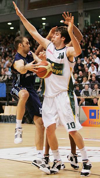 浙江等强敌 浙江等强敌