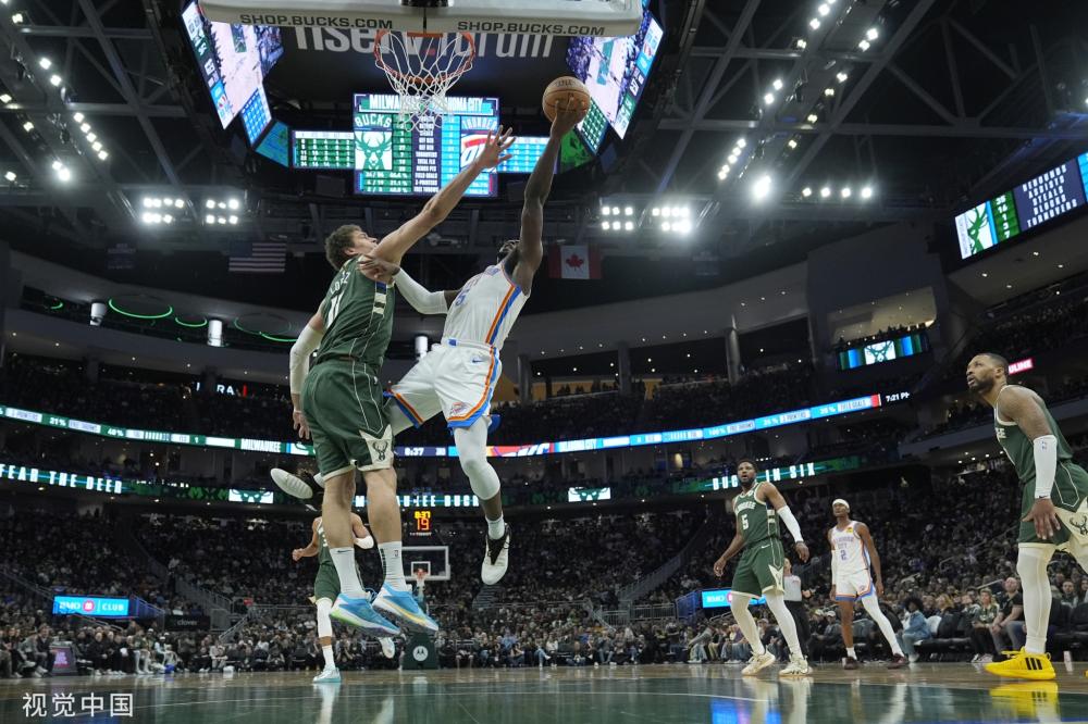 在接受采访 在接受采访