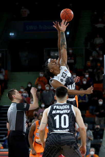 他们仍需保 他们仍需保